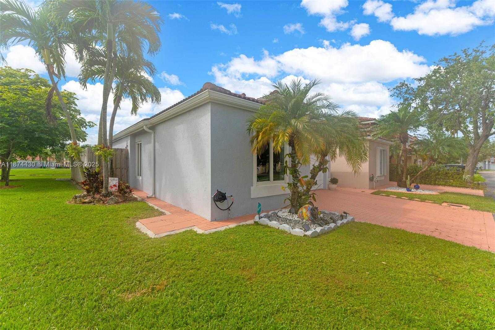 Small Image of 16300 SOUTH WEST 102ND ST, Miami Number 2