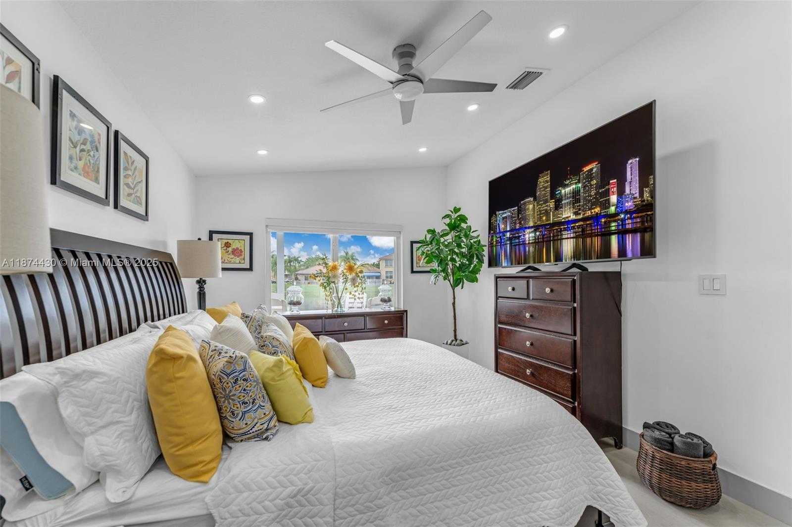 Small Image of 16300 SOUTH WEST 102ND ST, Miami Number 22
