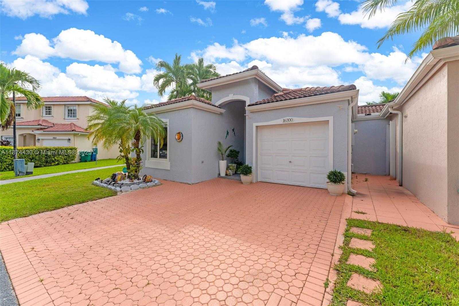 Small Image of 16300 SOUTH WEST 102ND ST, Miami Number 3