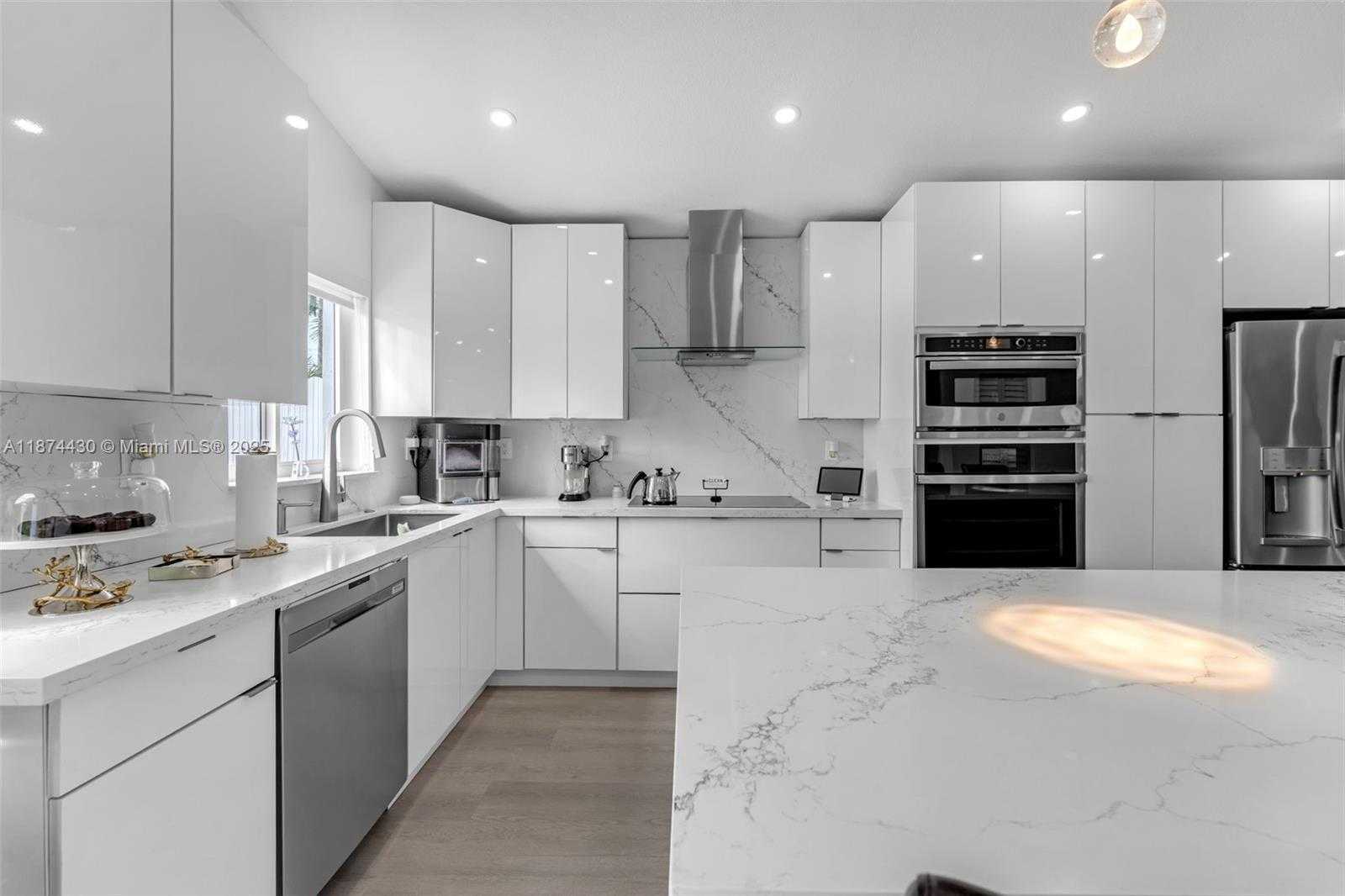 Small Image of 16300 SOUTH WEST 102ND ST, Miami Number 9