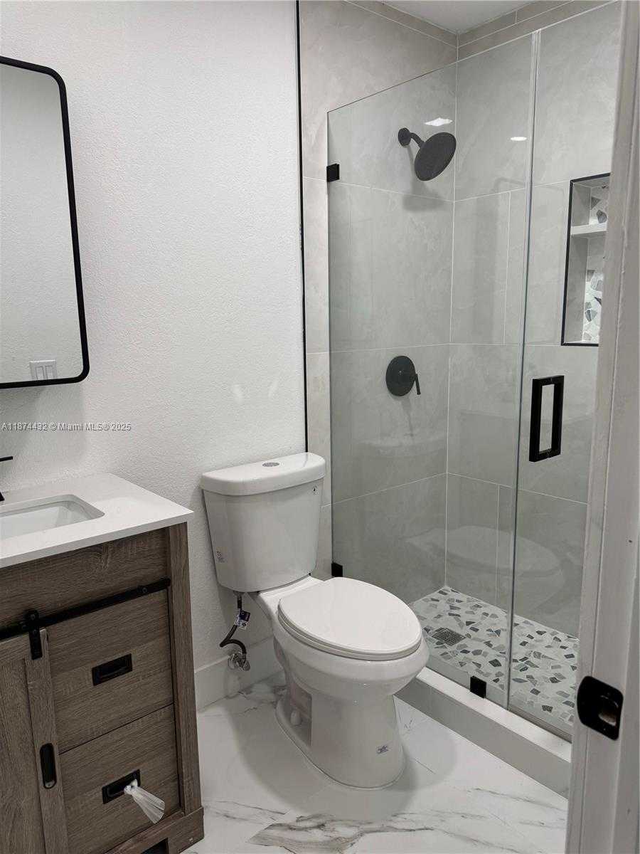 Small Image of 20819 NORTH WEST 41ST AVE RD, Miami Gardens Number 11