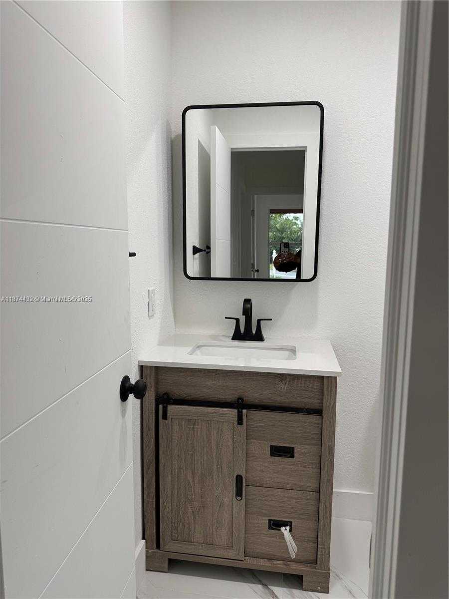 Small Image of 20819 NORTH WEST 41ST AVE RD, Miami Gardens Number 12