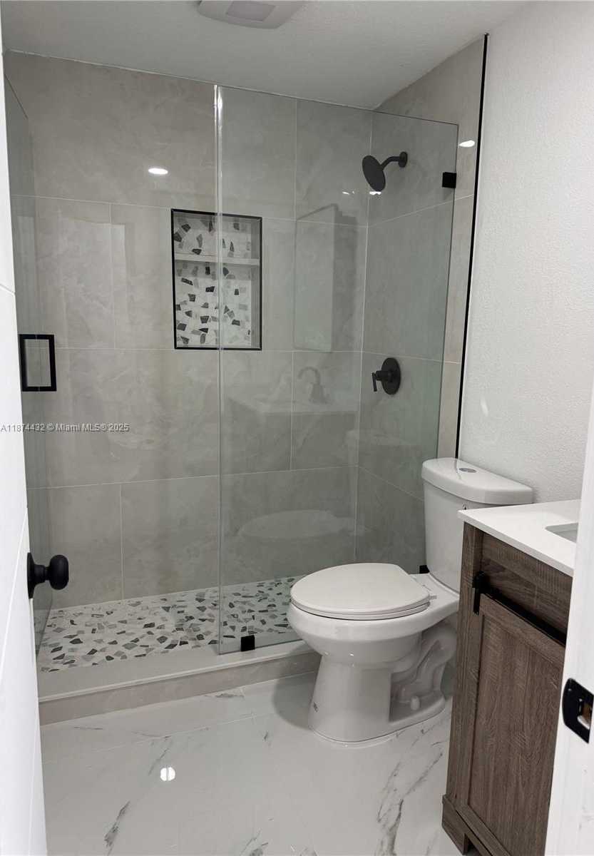 Small Image of 20819 NORTH WEST 41ST AVE RD, Miami Gardens Number 13