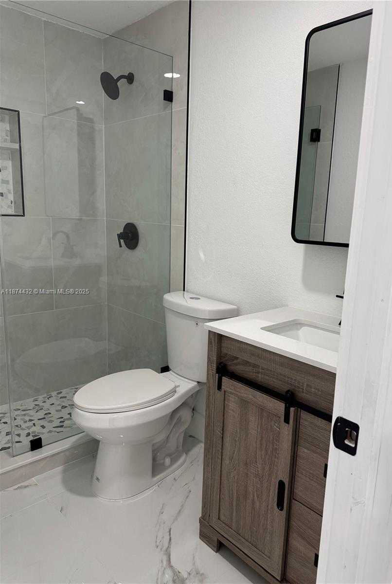 Small Image of 20819 NORTH WEST 41ST AVE RD, Miami Gardens Number 14