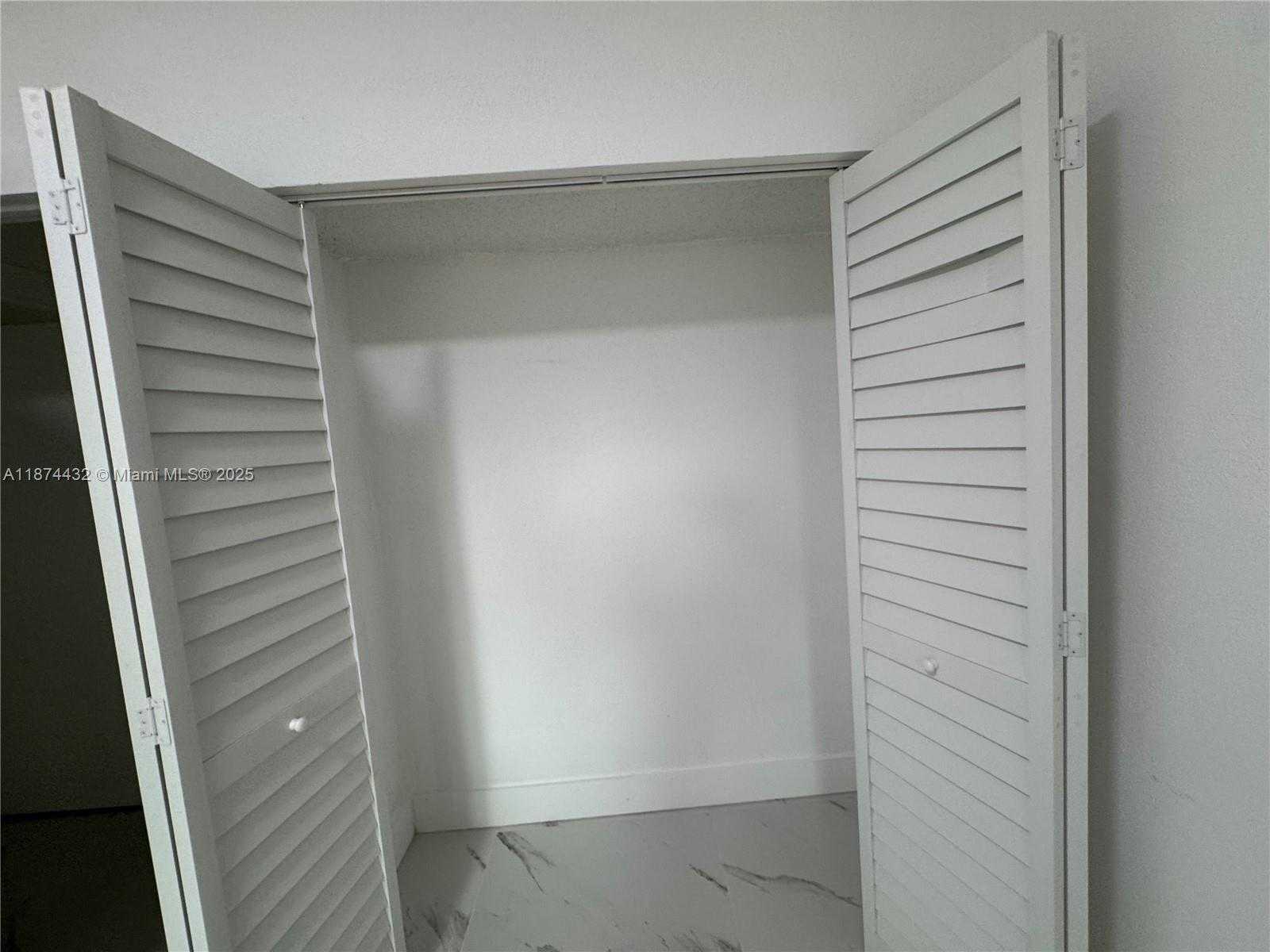 Small Image of 20819 NORTH WEST 41ST AVE RD, Miami Gardens Number 28