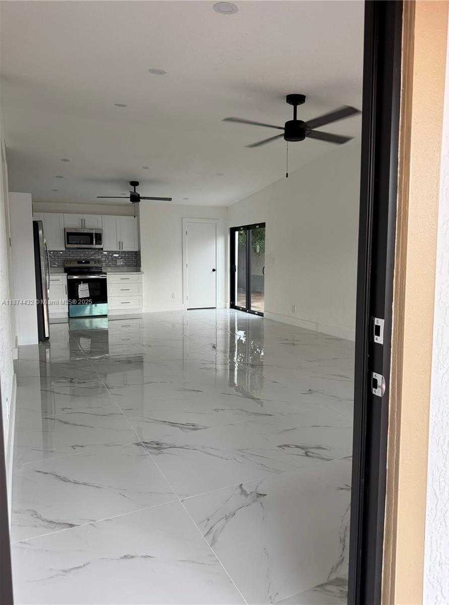 Small Image of 20819 NORTH WEST 41ST AVE RD, Miami Gardens Number 3