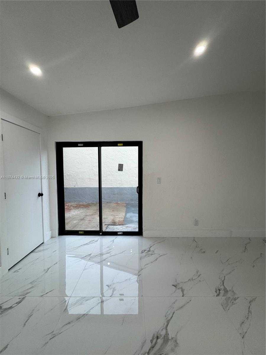 Small Image of 20819 NORTH WEST 41ST AVE RD, Miami Gardens Number 31