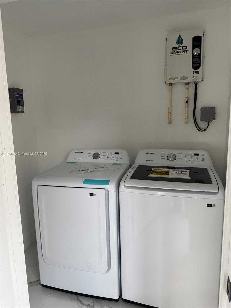 Small Image of 20819 NORTH WEST 41ST AVE RD, Miami Gardens Number 6