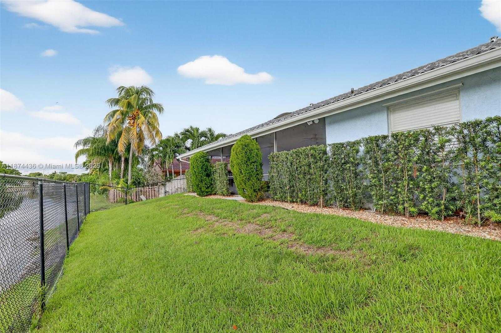Small Image of 7891 NORTH WEST 90TH AVE, Tamarac Number 12