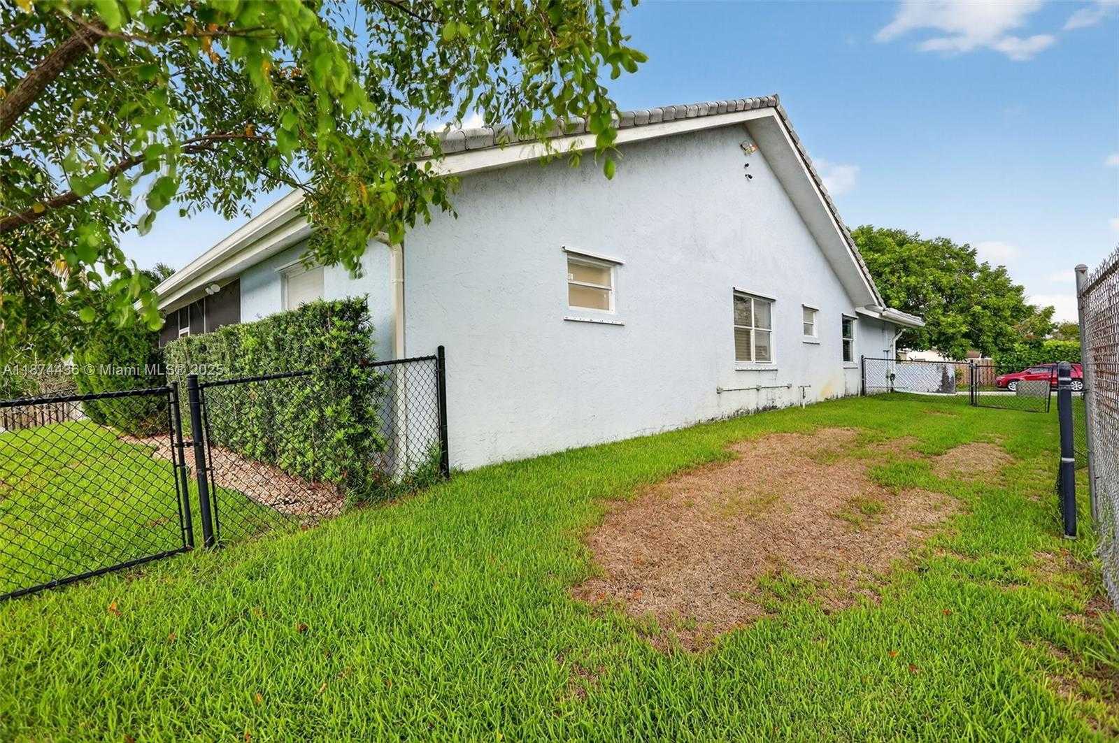 Small Image of 7891 NORTH WEST 90TH AVE, Tamarac Number 13