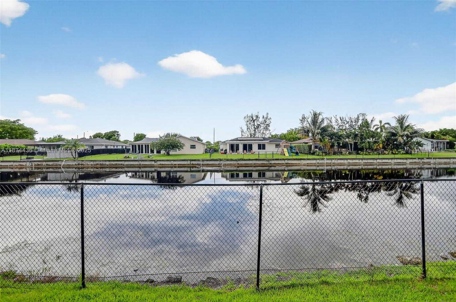 Small Image of 7891 NORTH WEST 90TH AVE, Tamarac Number 14