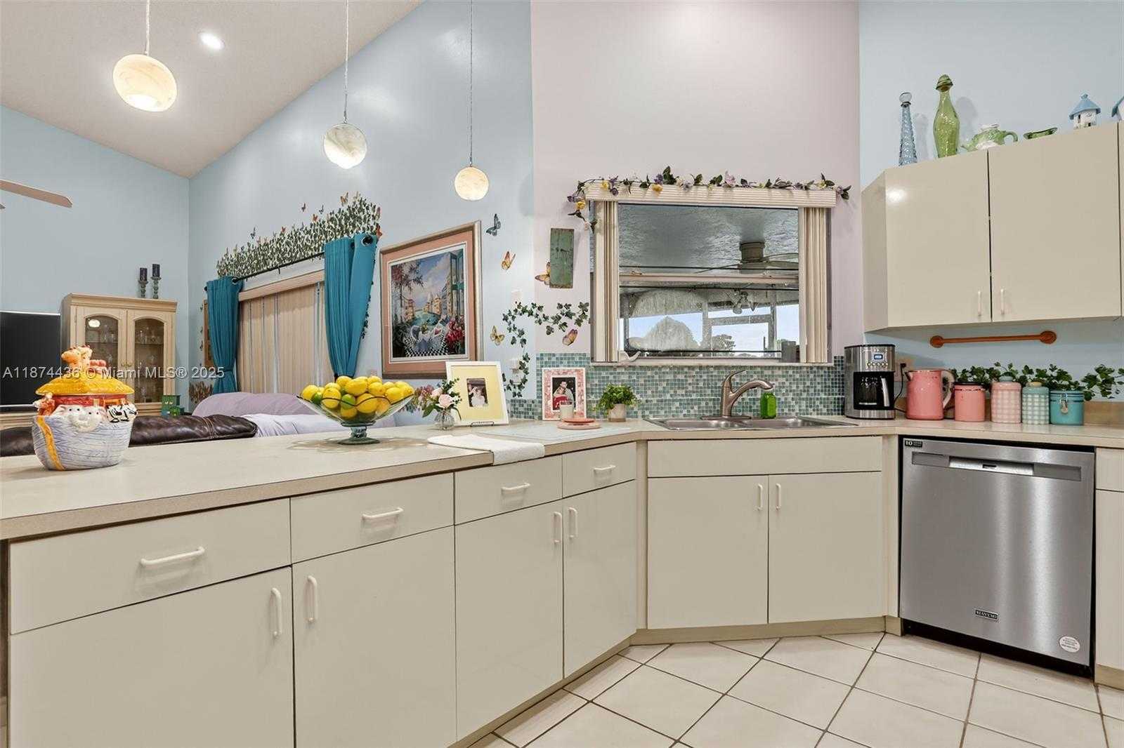 Small Image of 7891 NORTH WEST 90TH AVE, Tamarac Number 29