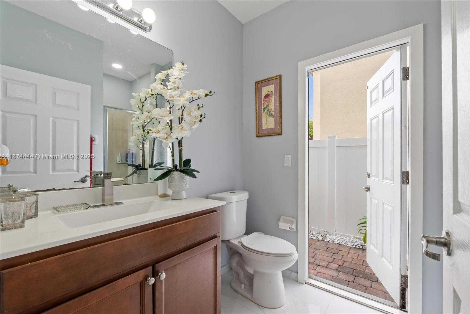 Small Image of 3521 WEST 92ND PL, Hialeah Number 25