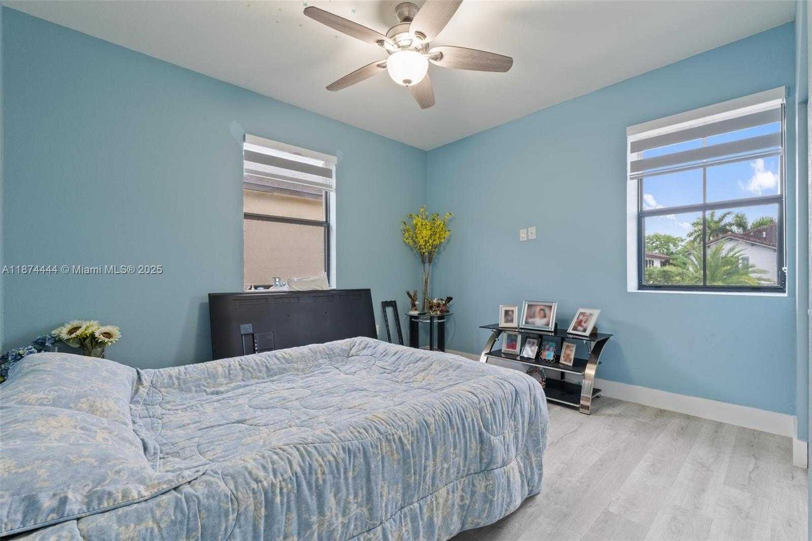 Small Image of 3521 WEST 92ND PL, Hialeah Number 28