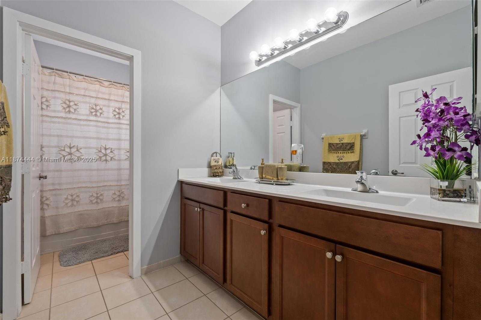 Small Image of 3521 WEST 92ND PL, Hialeah Number 29