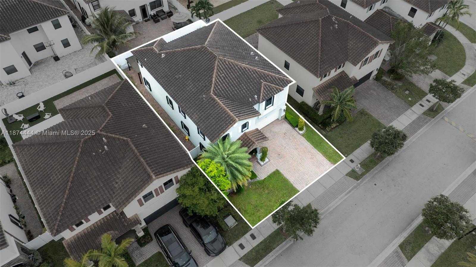 Small Image of 3521 WEST 92ND PL, Hialeah Number 34