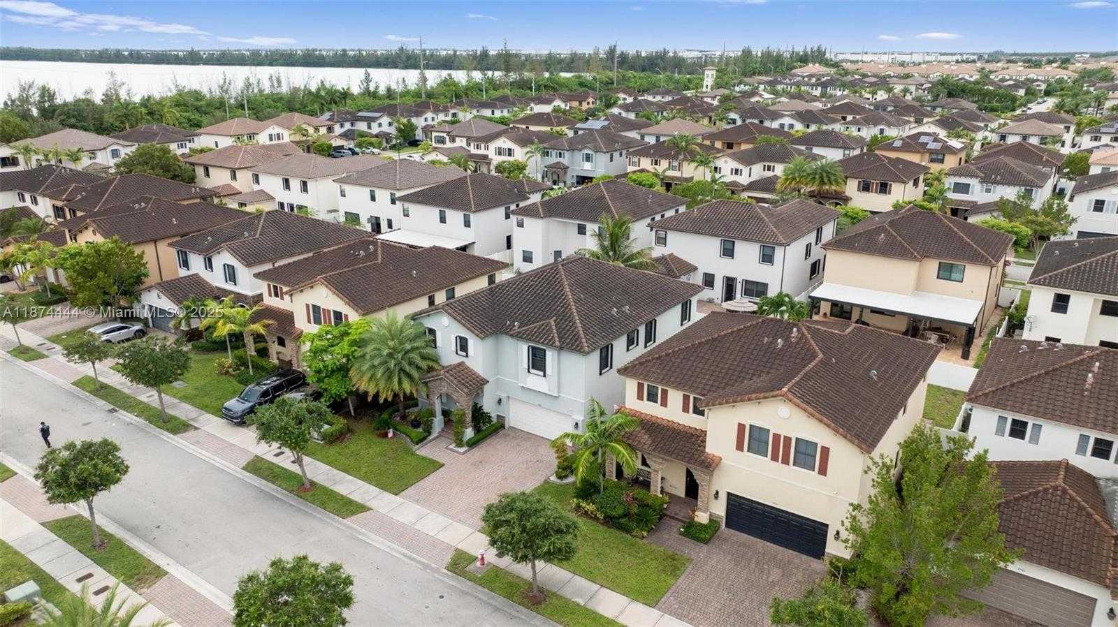 Small Image of 3521 WEST 92ND PL, Hialeah Number 35
