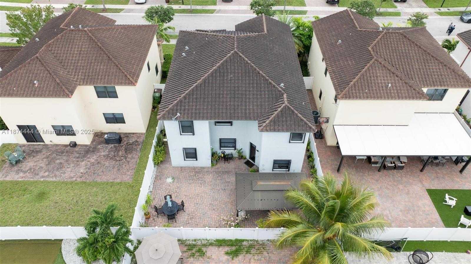 Small Image of 3521 WEST 92ND PL, Hialeah Number 38