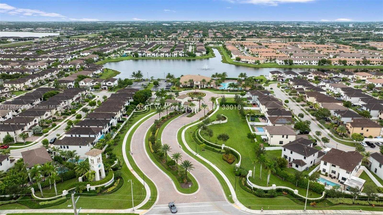 Small Image of 3521 WEST 92ND PL, Hialeah Number 40