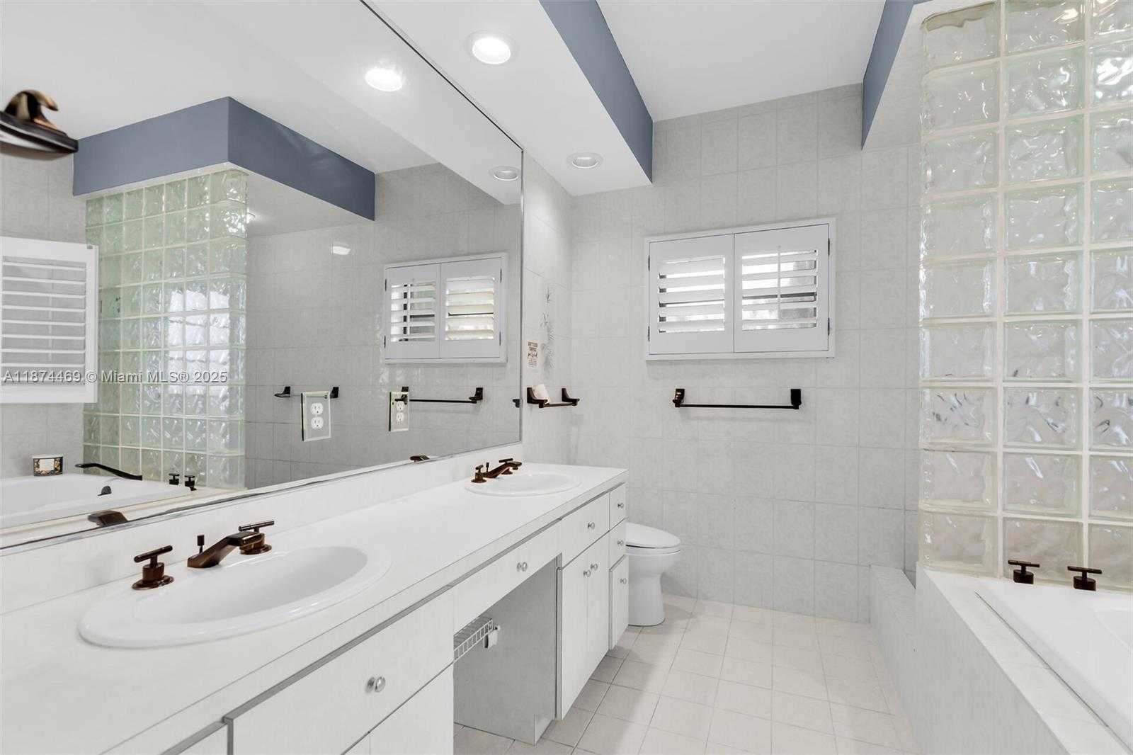 Small Image of 2663 EAST YELLOWTAIL AVE, Marathon Number 29