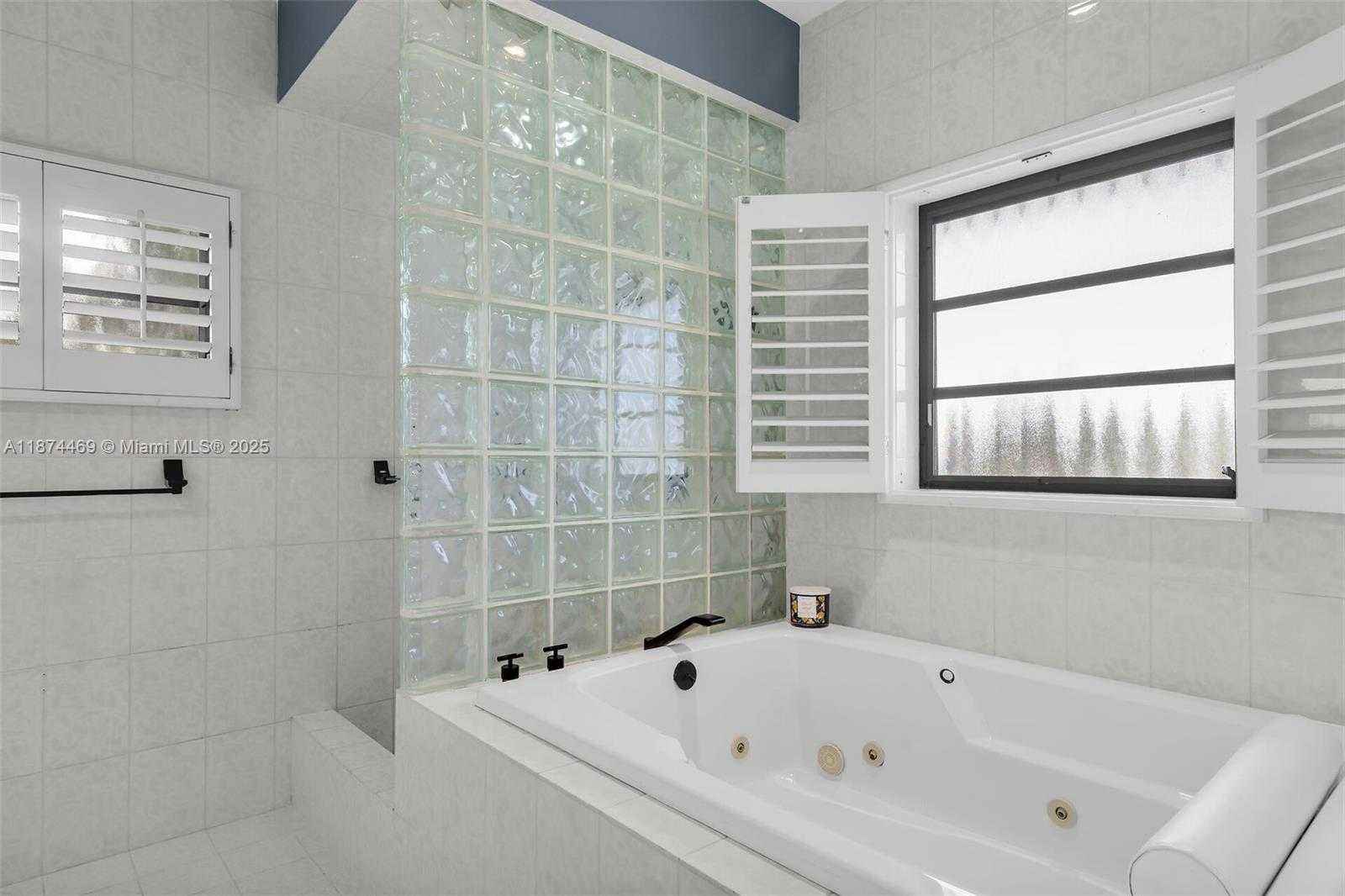 Small Image of 2663 EAST YELLOWTAIL AVE, Marathon Number 30