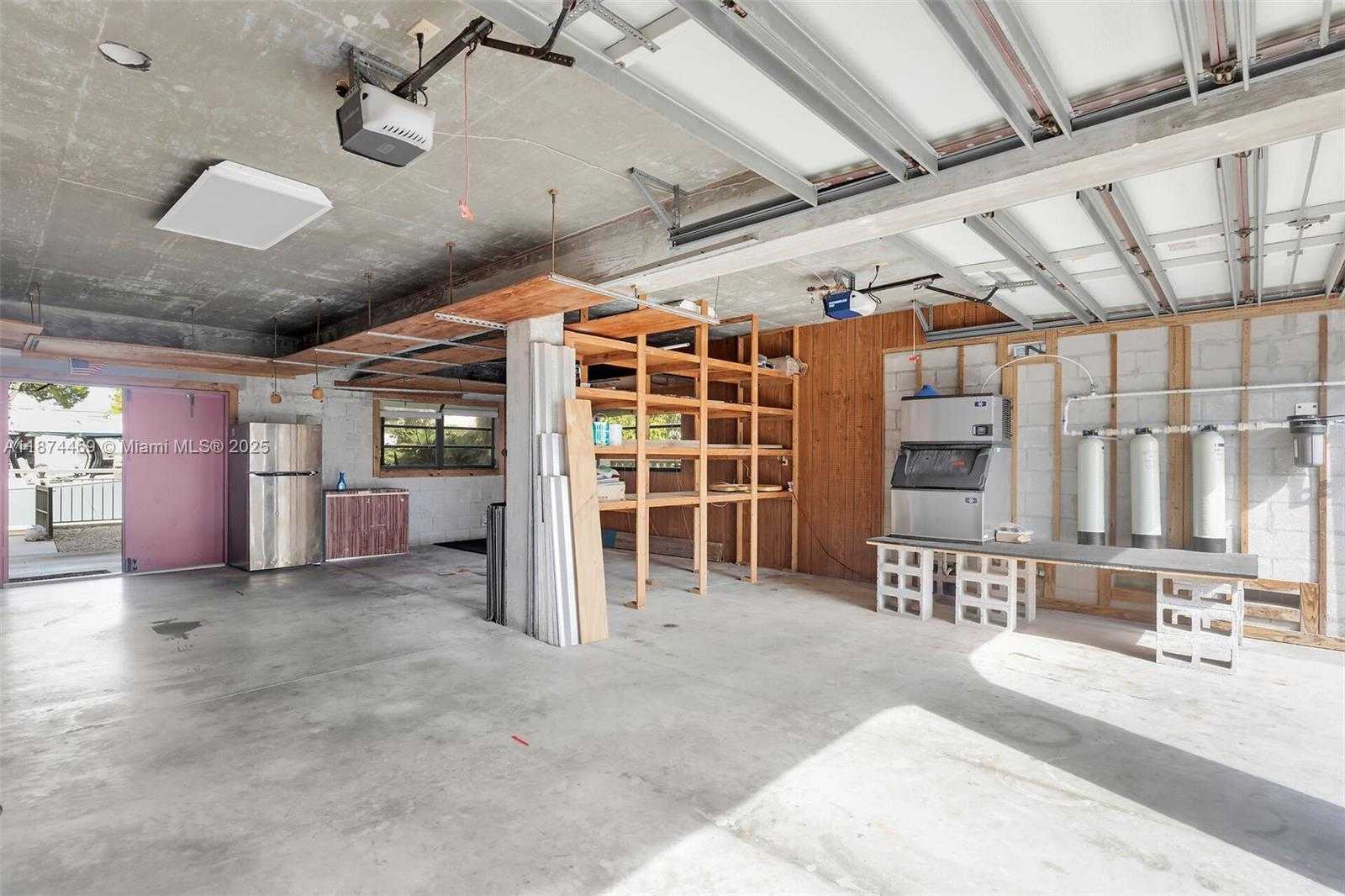 Small Image of 2663 EAST YELLOWTAIL AVE, Marathon Number 48