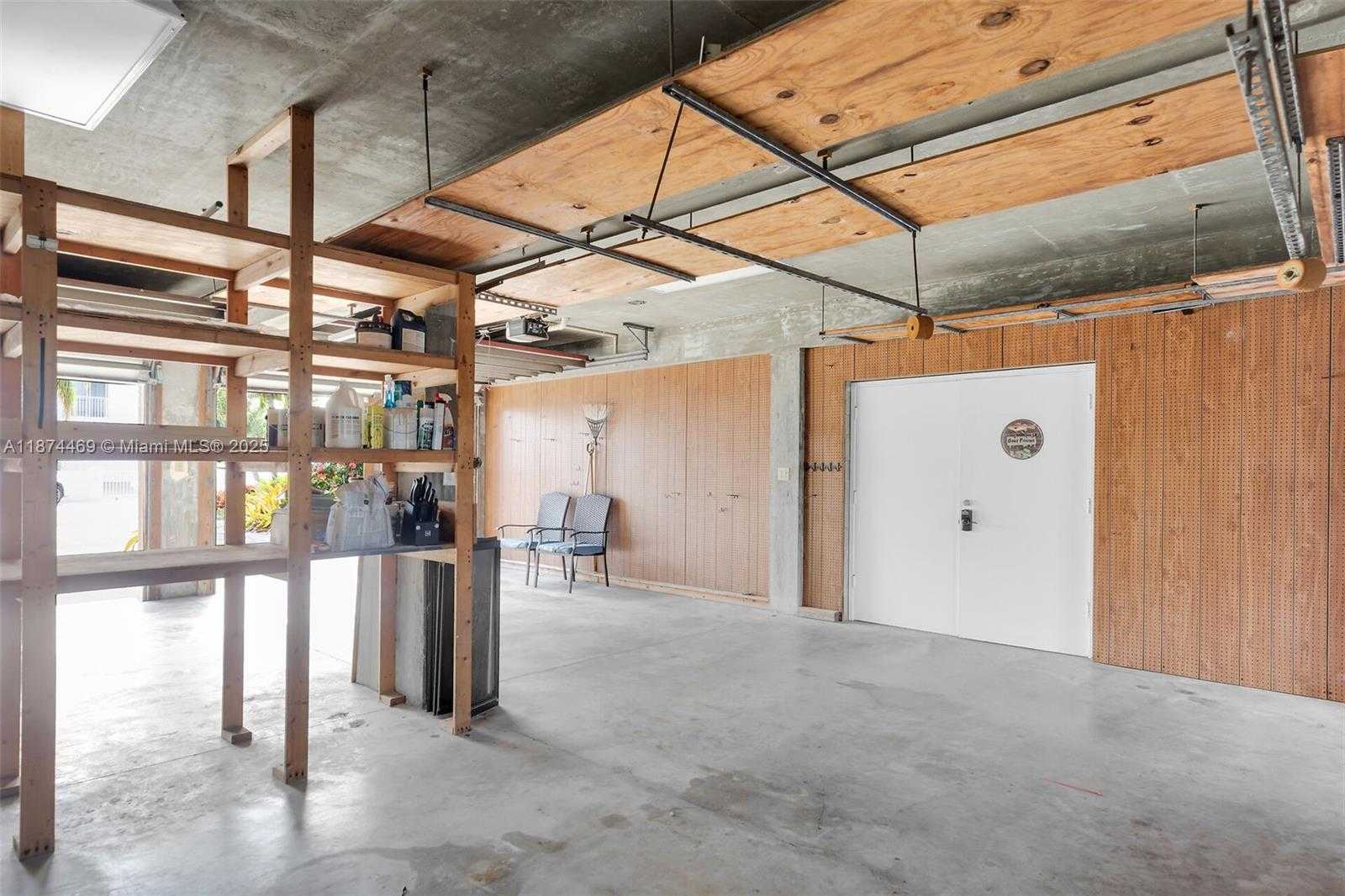 Small Image of 2663 EAST YELLOWTAIL AVE, Marathon Number 49