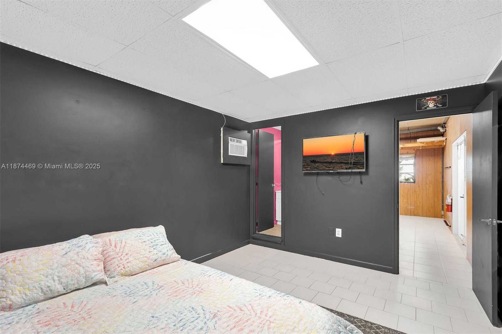 Small Image of 2663 EAST YELLOWTAIL AVE, Marathon Number 52