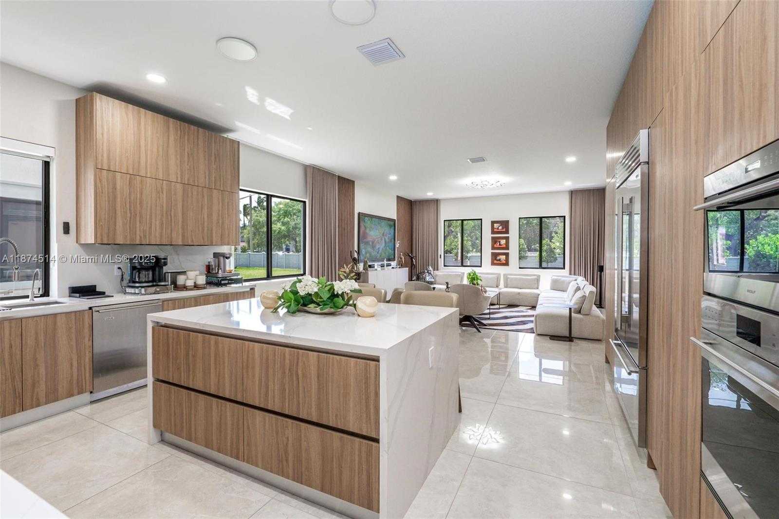 Small Image of 12070 SOUTH WEST 83RD PL, Miami Number 13