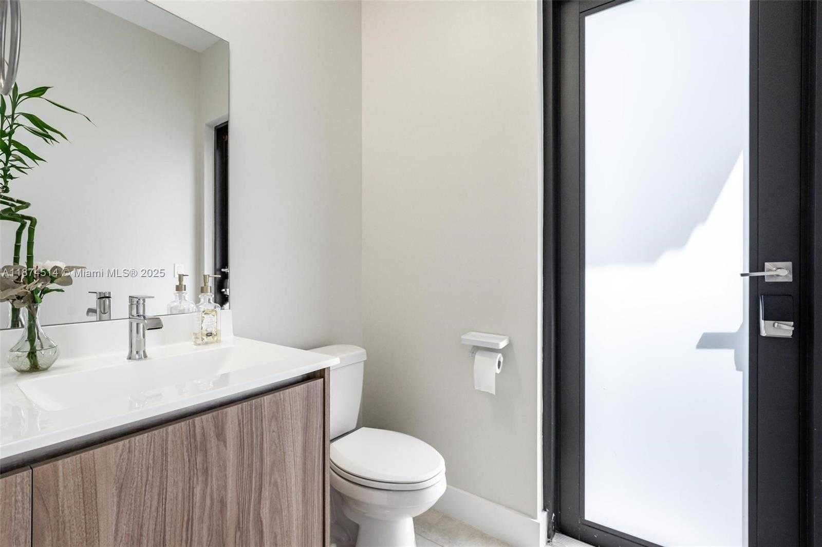 Small Image of 12070 SOUTH WEST 83RD PL, Miami Number 21
