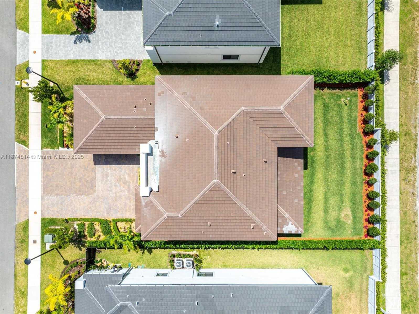 Small Image of 12070 SOUTH WEST 83RD PL, Miami Number 3