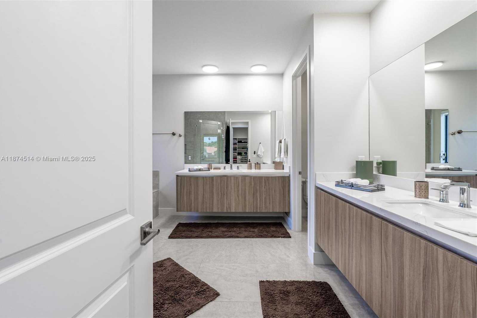 Small Image of 12070 SOUTH WEST 83RD PL, Miami Number 31