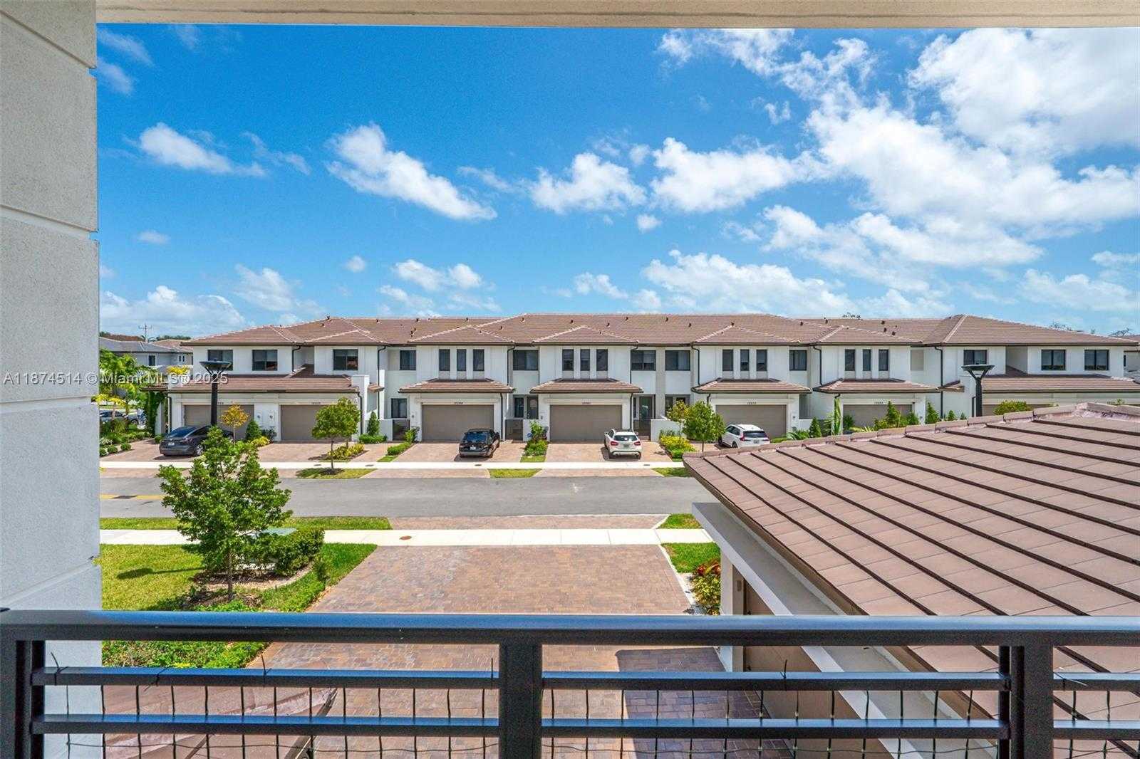 Small Image of 12070 SOUTH WEST 83RD PL, Miami Number 42