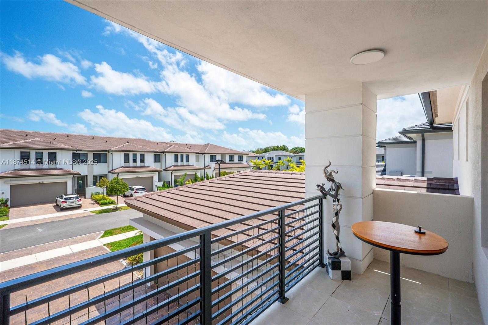 Small Image of 12070 SOUTH WEST 83RD PL, Miami Number 43
