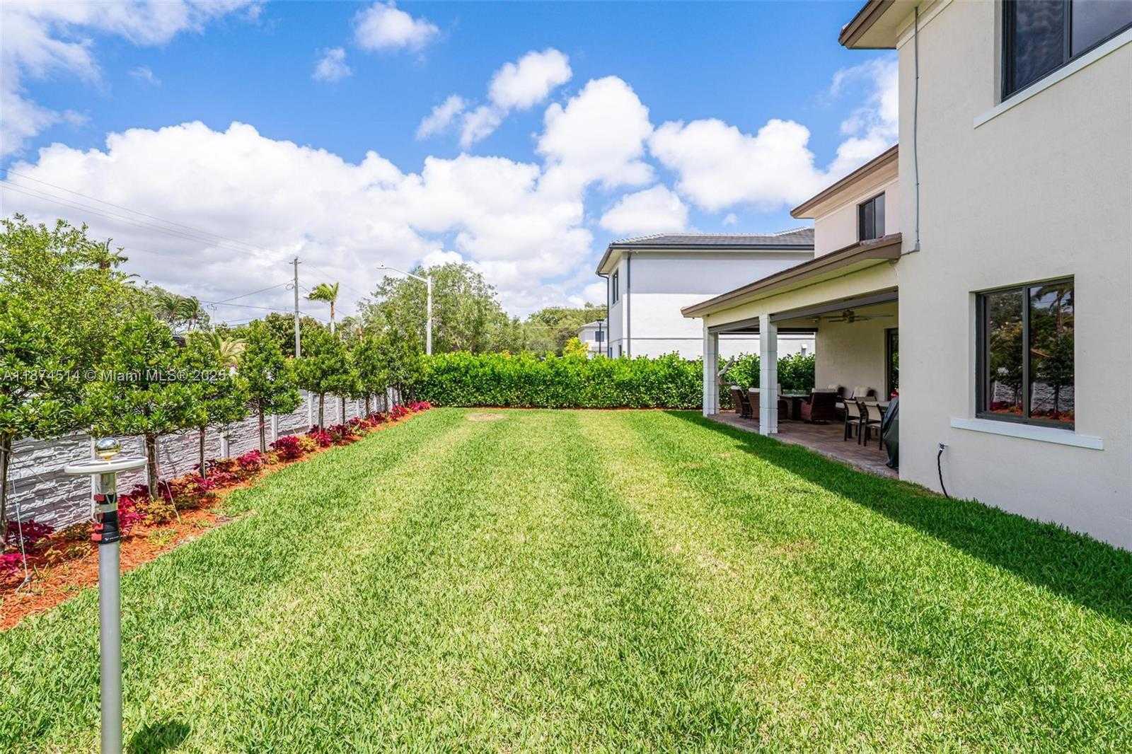 Small Image of 12070 SOUTH WEST 83RD PL, Miami Number 6