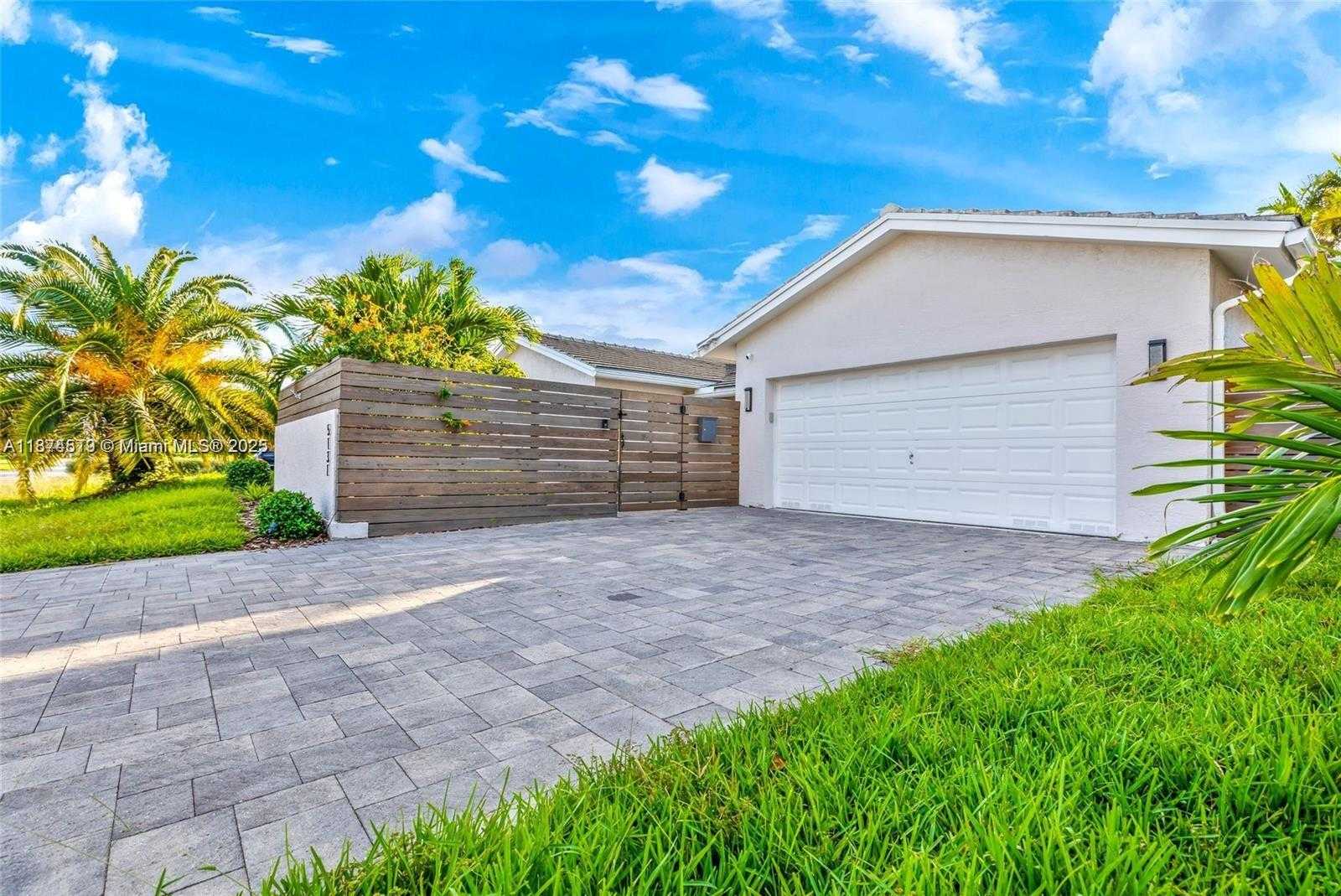 Small Image of 5131 NORTH EAST 26TH AVE, Fort Lauderdale Number 36