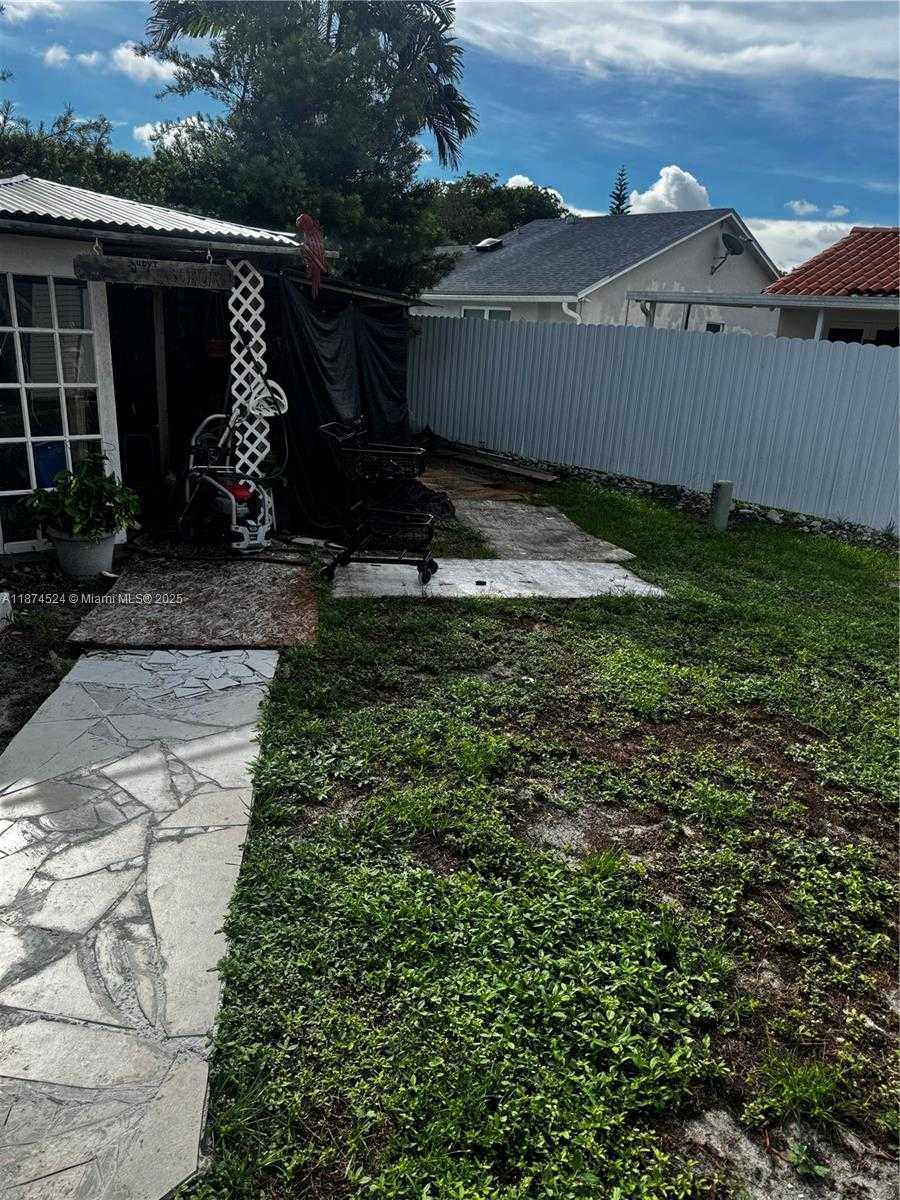 Small Image of 5860 NORTH WEST 193RD ST, Hialeah Number 12
