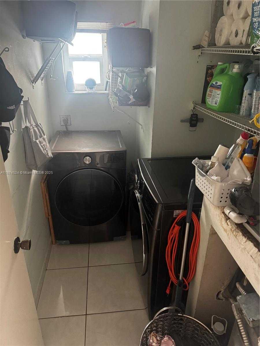Small Image of 5860 NORTH WEST 193RD ST, Hialeah Number 6