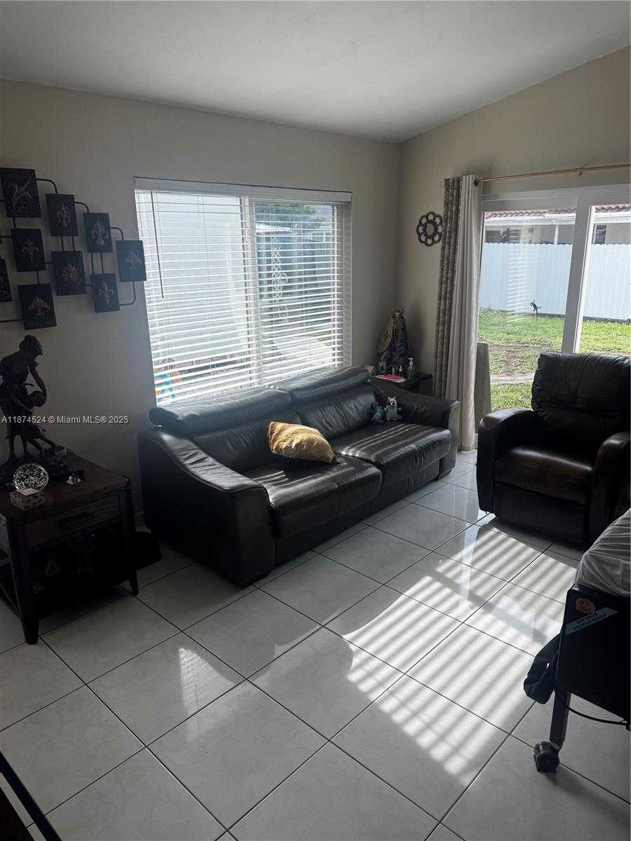 Small Image of 5860 NORTH WEST 193RD ST, Hialeah Number 7