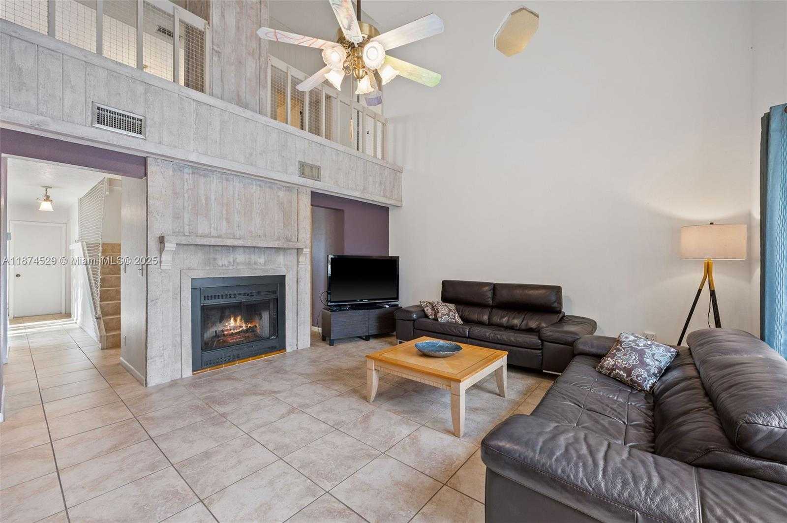 Small Image of 725 EL DORADO PKWY W, Cape Coral Number 12