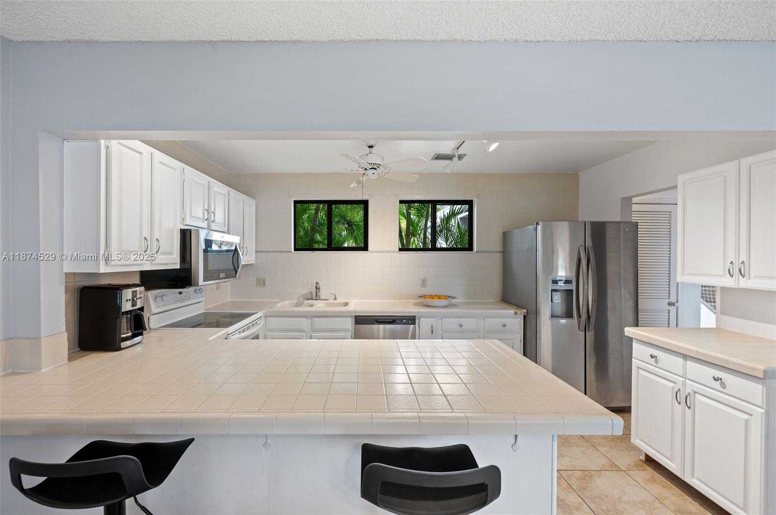 Small Image of 725 EL DORADO PKWY W, Cape Coral Number 16