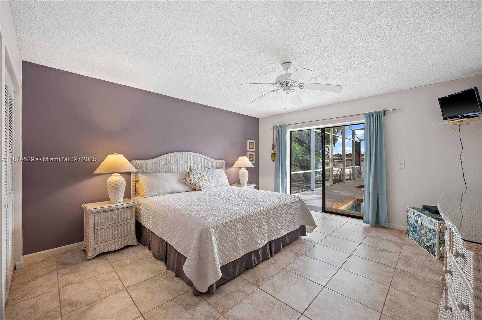 Small Image of 725 EL DORADO PKWY W, Cape Coral Number 19