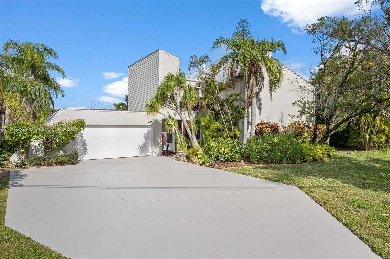 Small Image of 725 EL DORADO PKWY W, Cape Coral Number 2