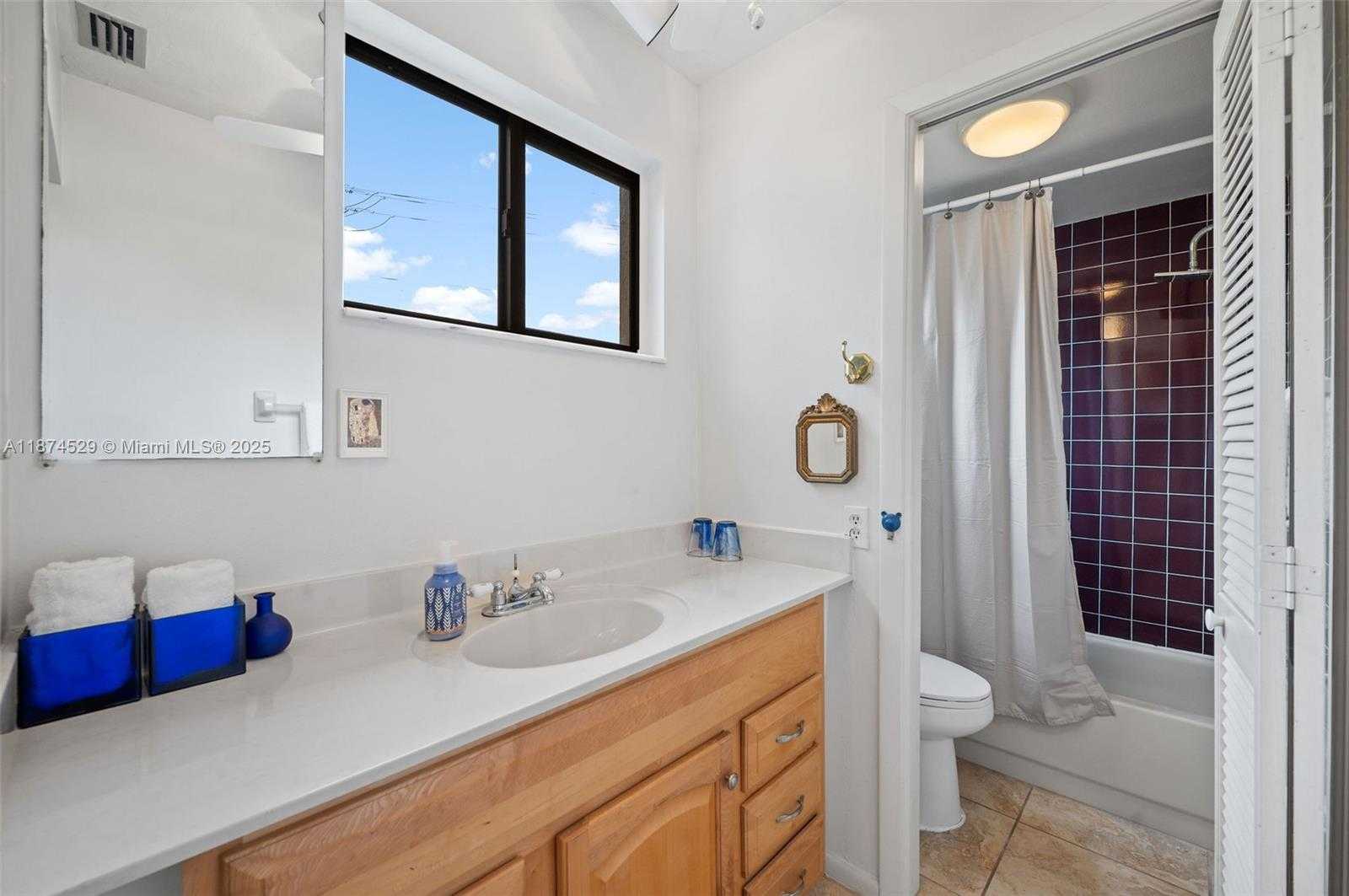 Small Image of 725 EL DORADO PKWY W, Cape Coral Number 20