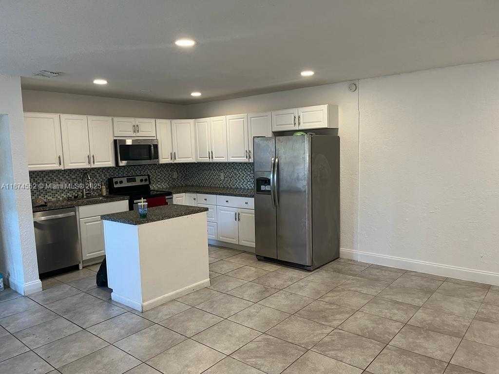 Small Image of 1625 NORTH WEST 9TH AVE, Fort Lauderdale Number 11