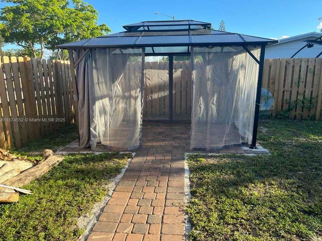 Small Image of 1625 NORTH WEST 9TH AVE, Fort Lauderdale Number 3
