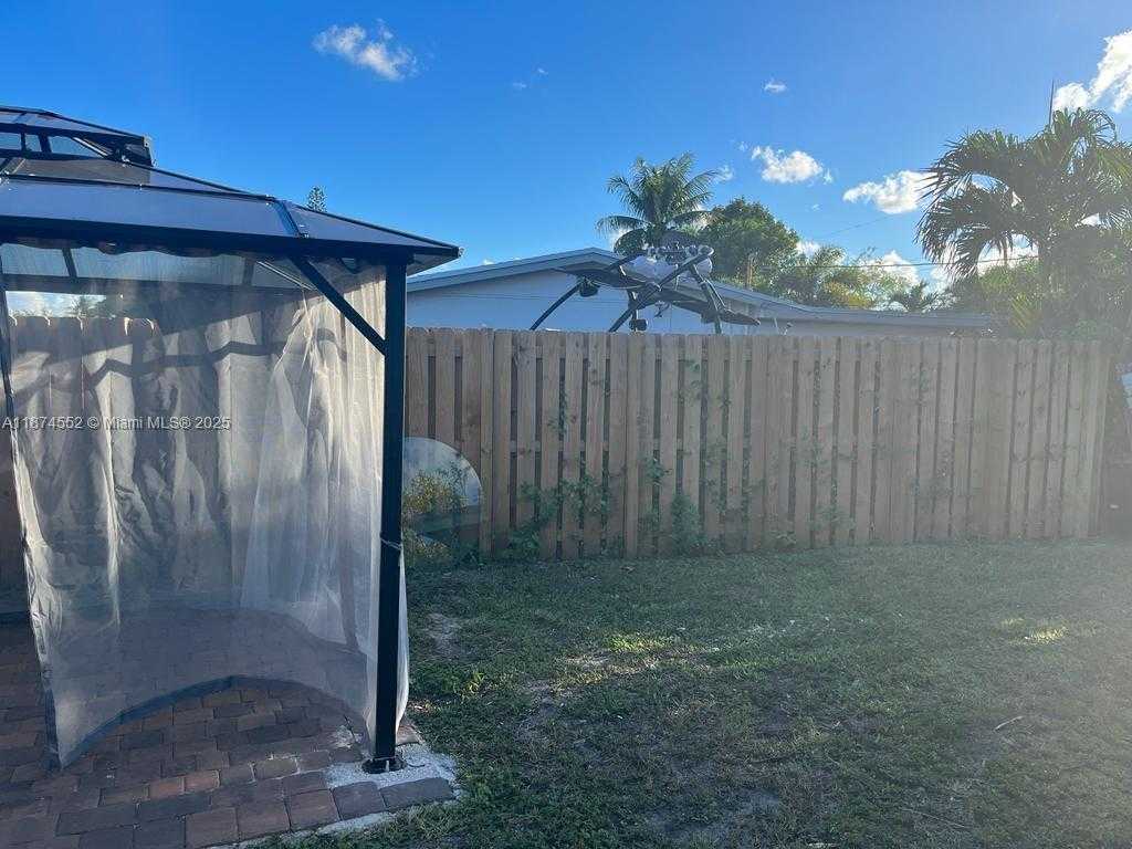 Small Image of 1625 NORTH WEST 9TH AVE, Fort Lauderdale Number 4