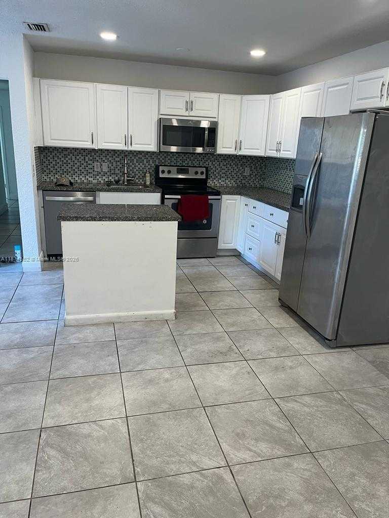 Small Image of 1625 NORTH WEST 9TH AVE, Fort Lauderdale Number 5