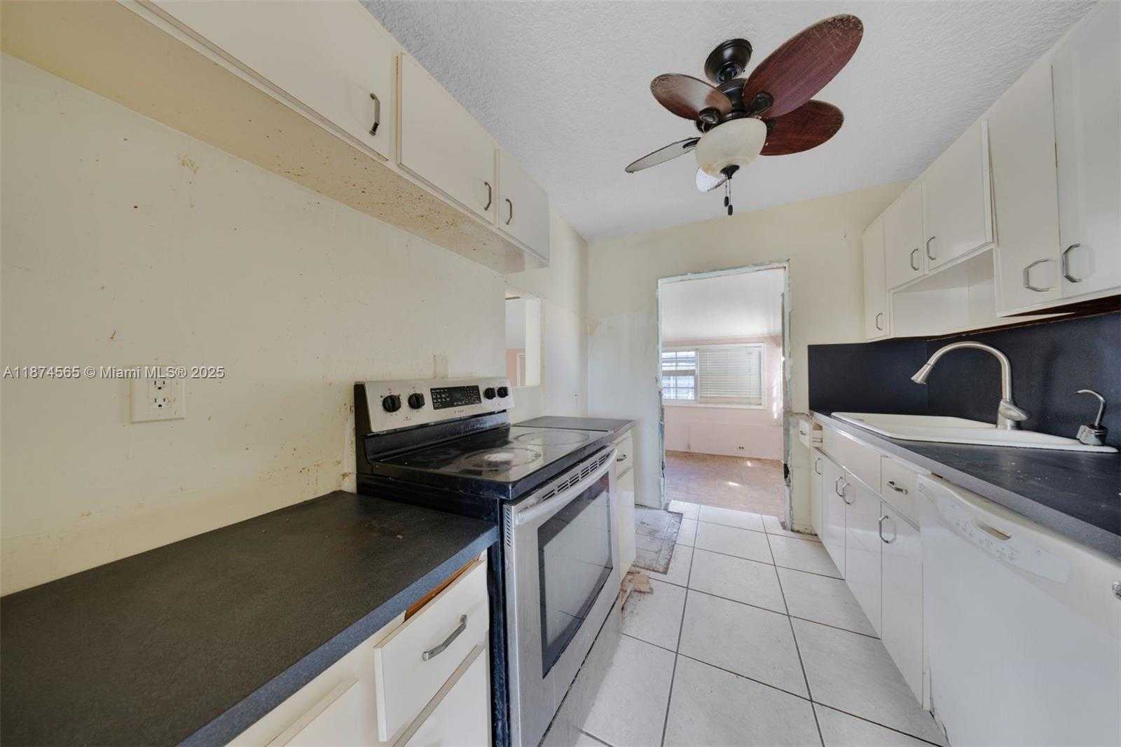 Small Image of 6721 SIMMS ST, Hollywood Number 12