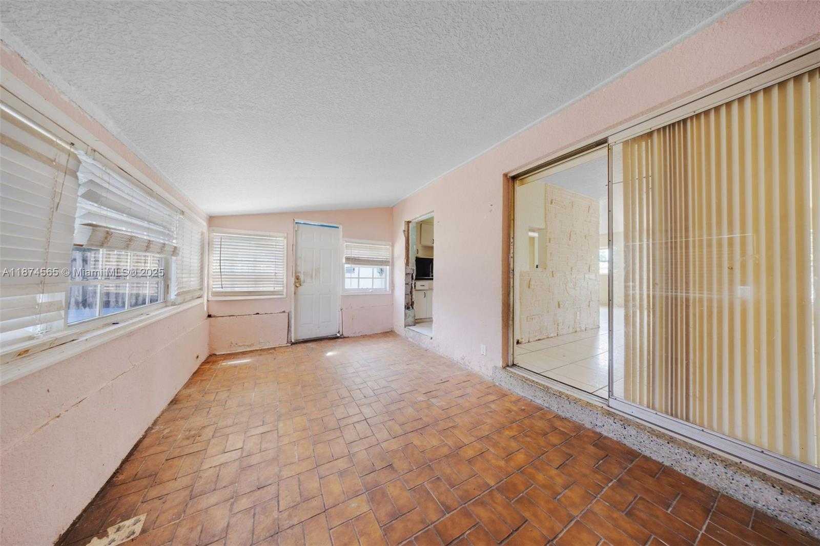 Small Image of 6721 SIMMS ST, Hollywood Number 16